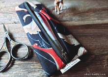 Load image into Gallery viewer, Japanese Handmade Pen Case, Tsuru (Cranes)
