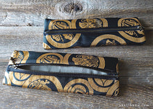 Load image into Gallery viewer, Vintage Kimono Obi Pen Case, Family Crest Black x Gold, zc20p0004
